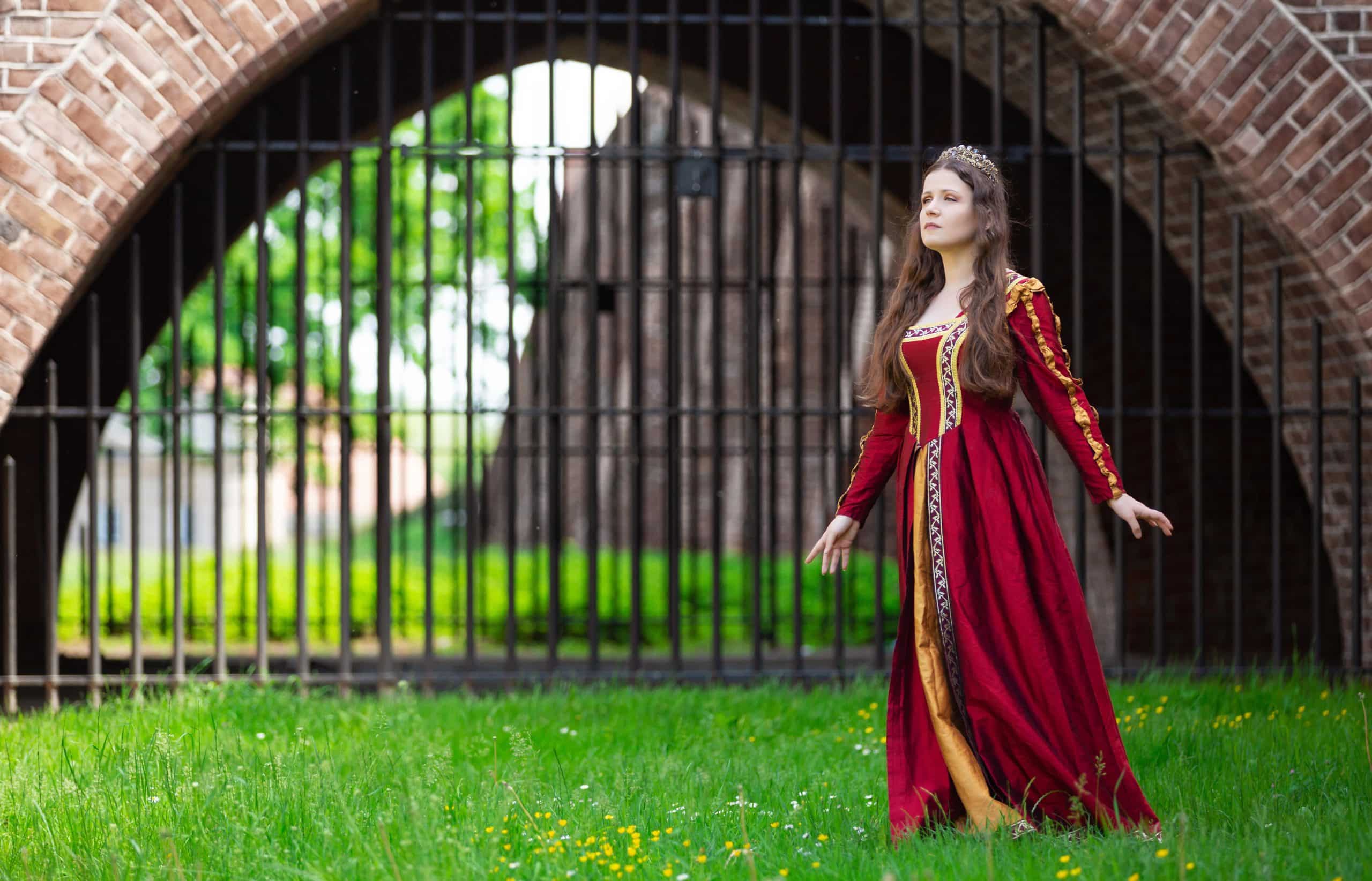 How to Accessorize Renaissance Dresses for Authentic Style