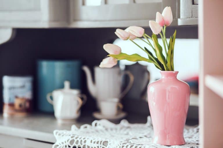 How the Right Flowers Turn Any House into a Home