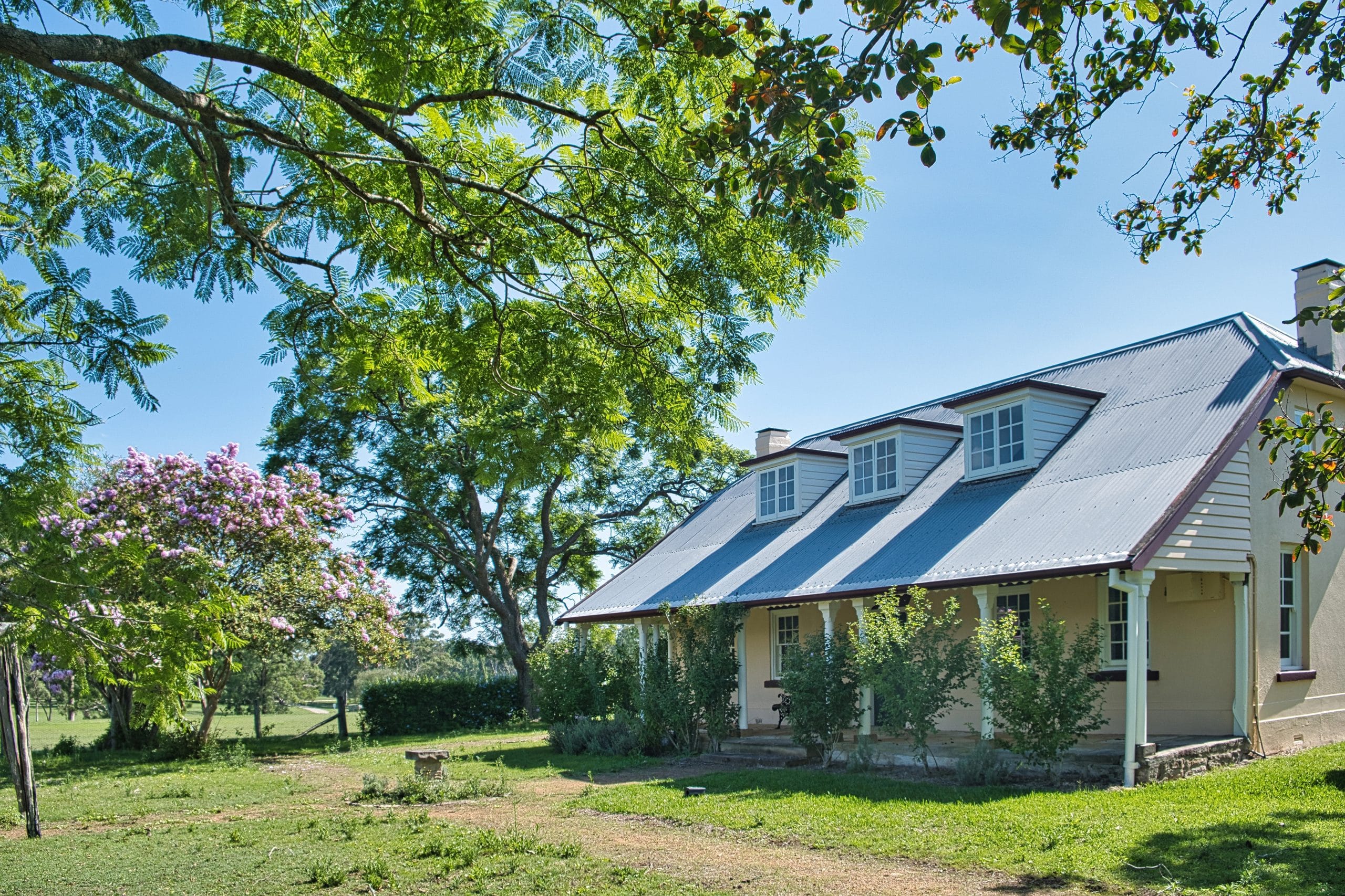 The early colonial National Trust-listed Cattai Homestead (1820s) near Windsor, New South Wales, Australia, built bij convict labour Early Colonial National Trust Listed Cattai Homestead 1820S Windsor New South Wales Australia Built Bij Convict Labour
